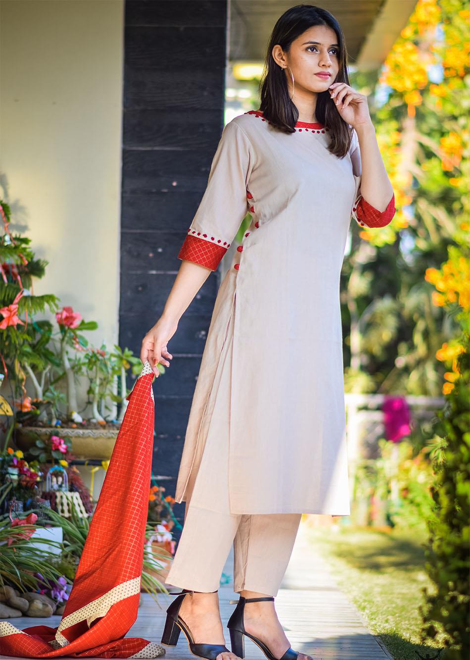Festive mood-beige and red By Jovi Fashion