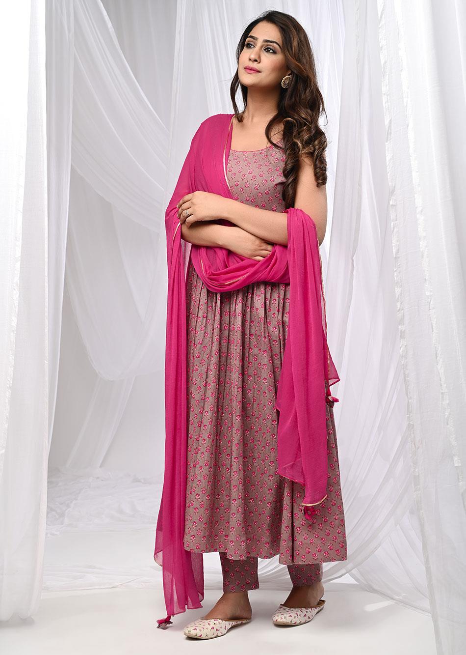Fulwari Rani Pleated Anarkali (Set of 3) By Jovi Fashion
